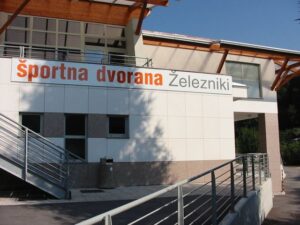 Športna dvorana Železniki vhod